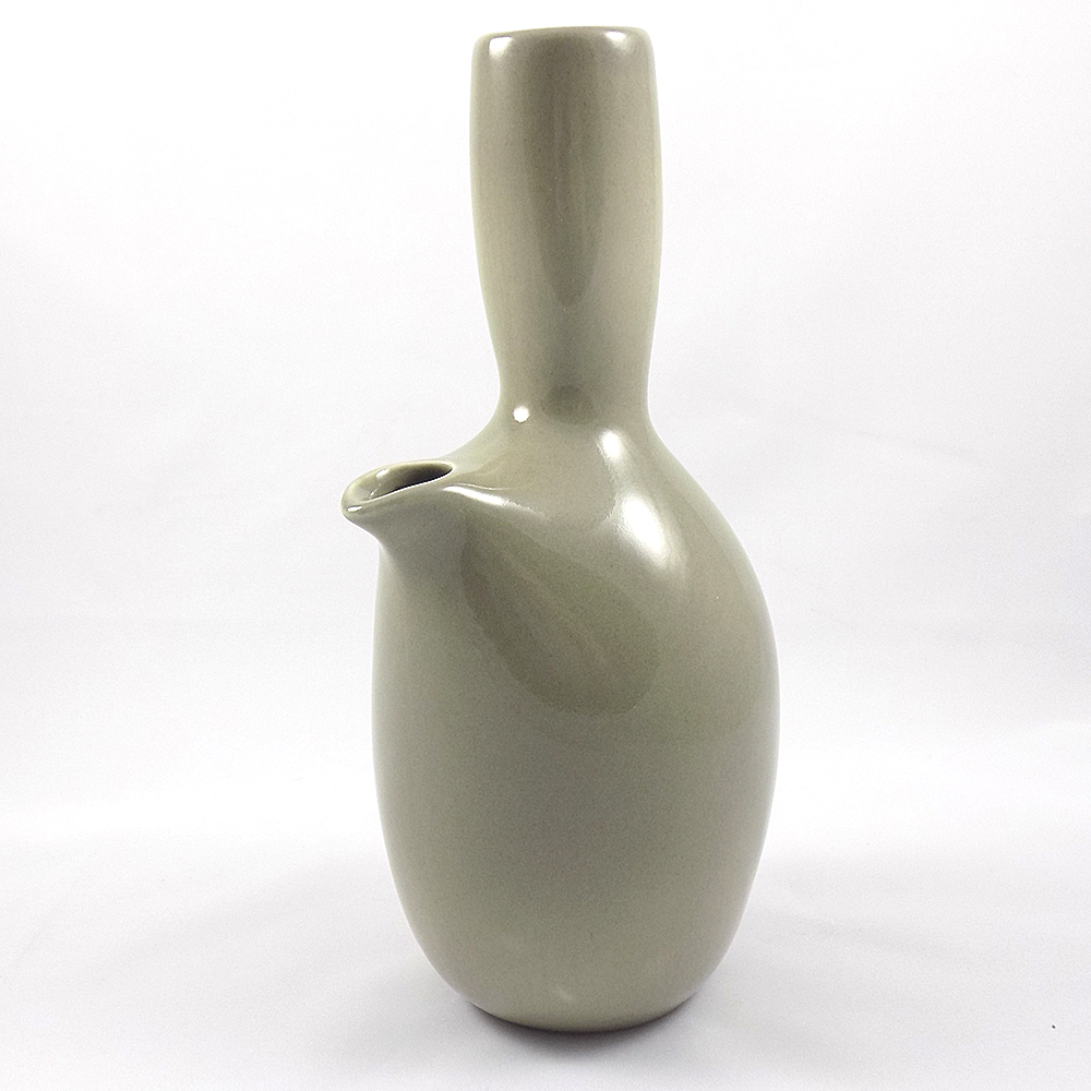 russel_wright_carafe_left